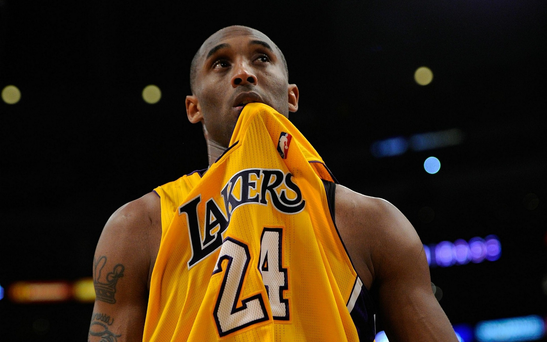 她们利用暂 她们利用暂