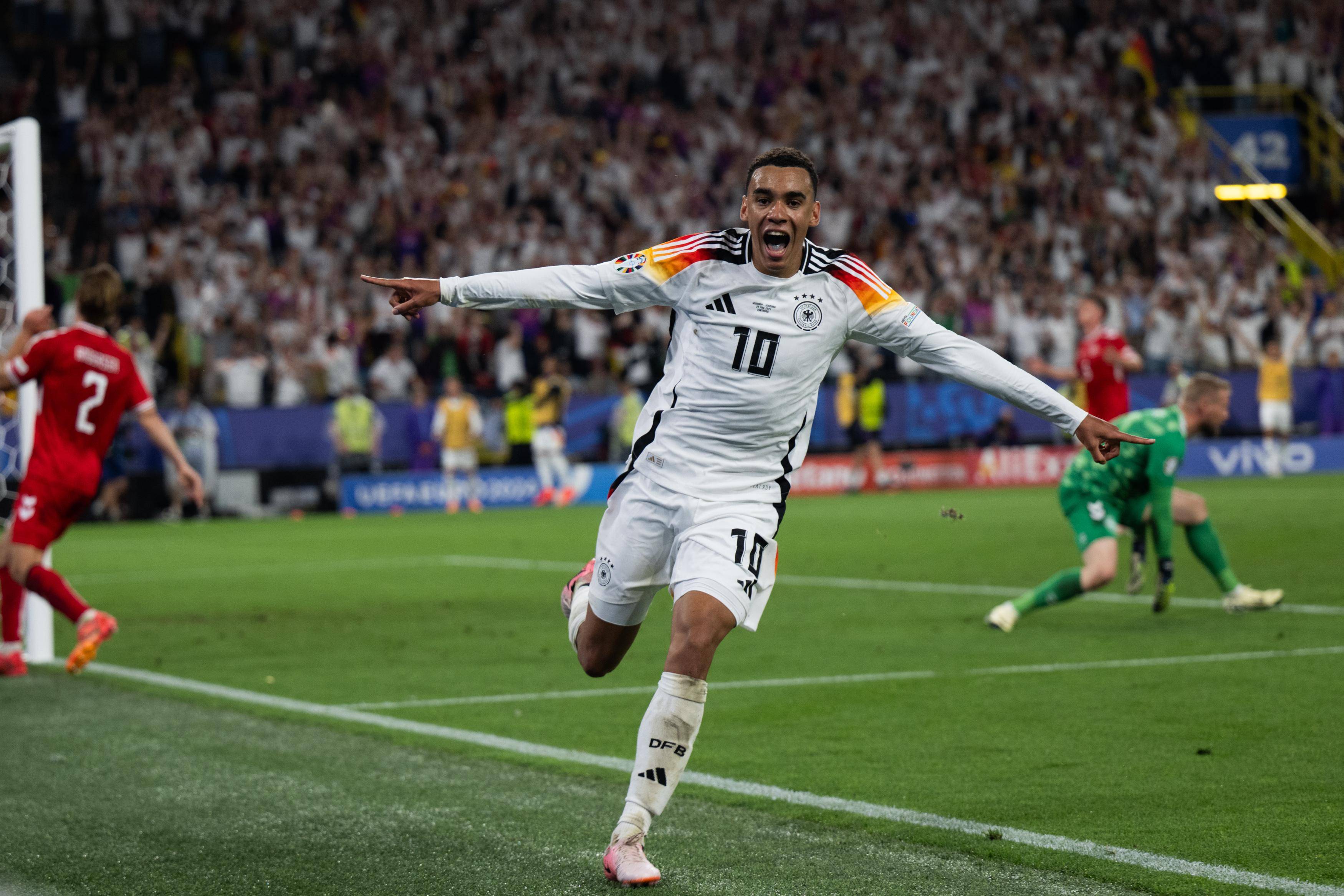 与如今在场 与如今在场