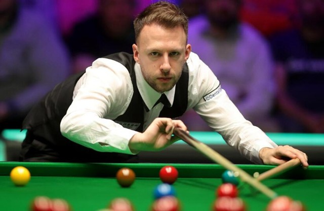 队中场的稳 队中场的稳